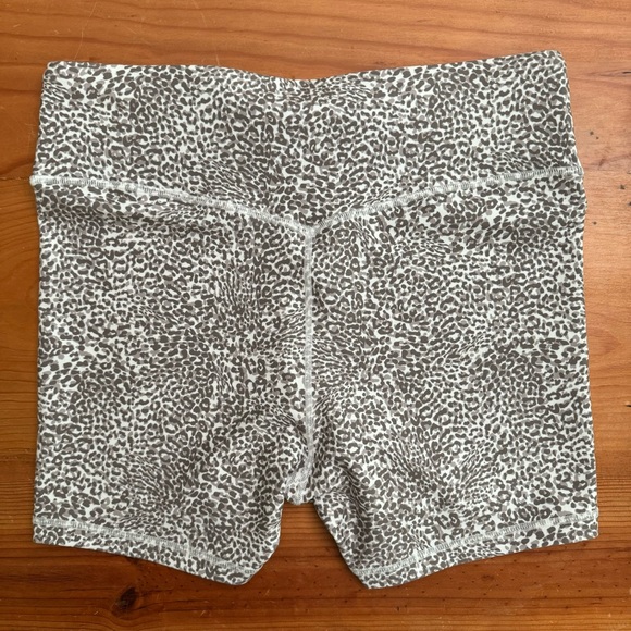 Dharma Bums Airbrush Lite Balance Run Short in “Lioness”, Size 12, EUC - Picture 4 of 5